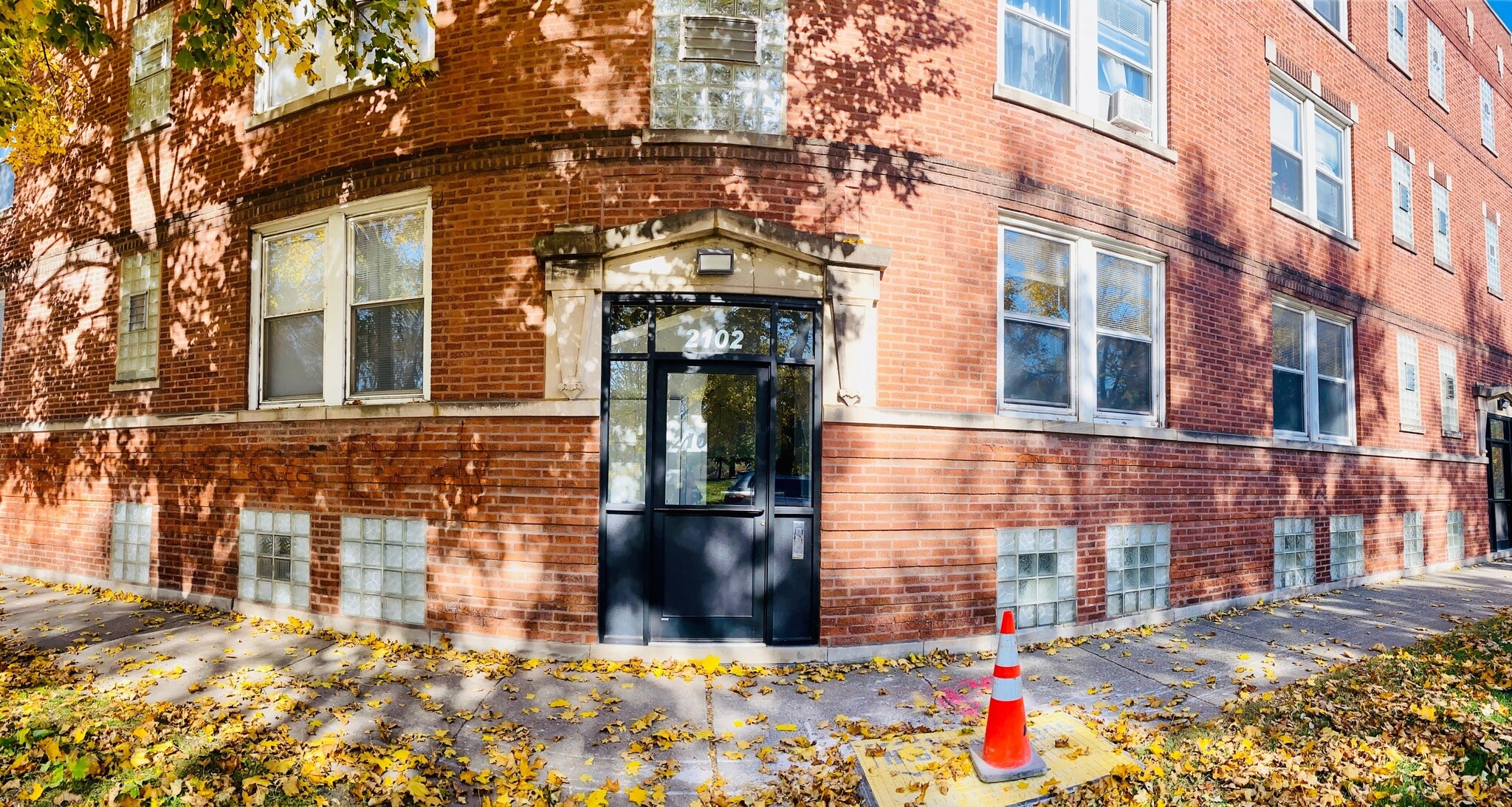 Building Entrance - 2102 W 37th St