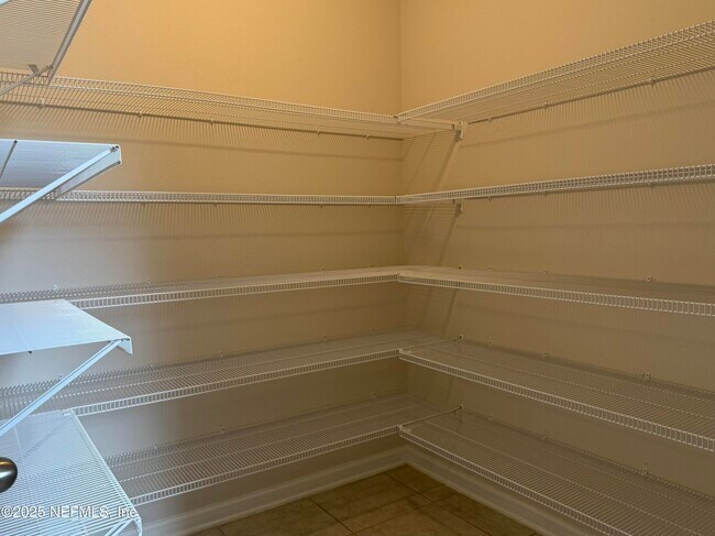 Building Photo - 183 Little Bear Run