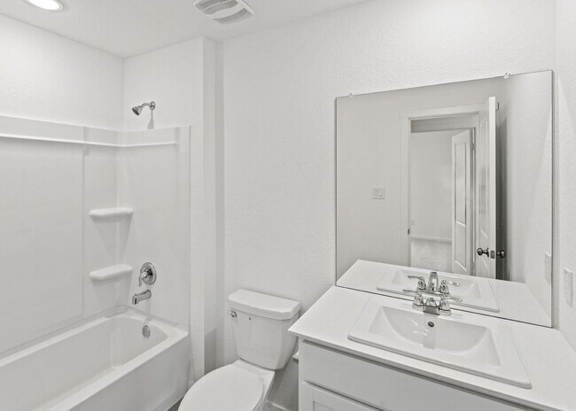 Building Photo - VIEWS VIEWS VIEWS and LOCATION! Rental Bac...
