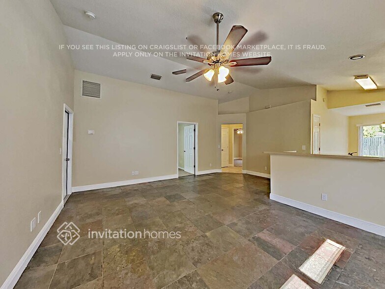 Building Photo - 10517 Lakeside Vista Dr