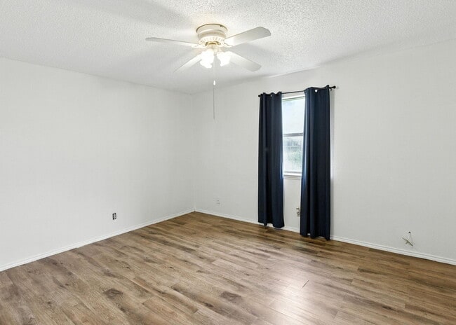 Building Photo - 600 N Cunningham St