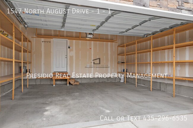Building Photo - 1547 N August Dr