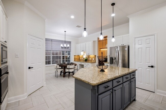 Building Photo - 1417 Cool Springs Dr