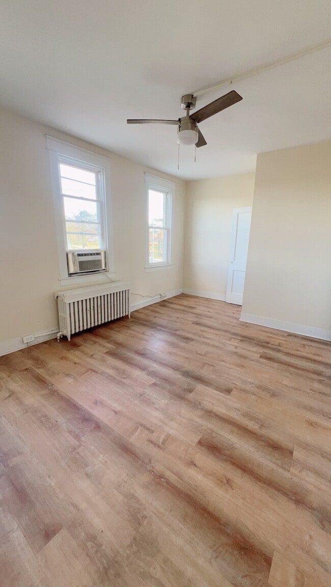 Building Photo - 2307 Windsor Ave