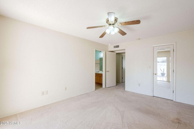 Building Photo - 13611 N Newcastle Dr