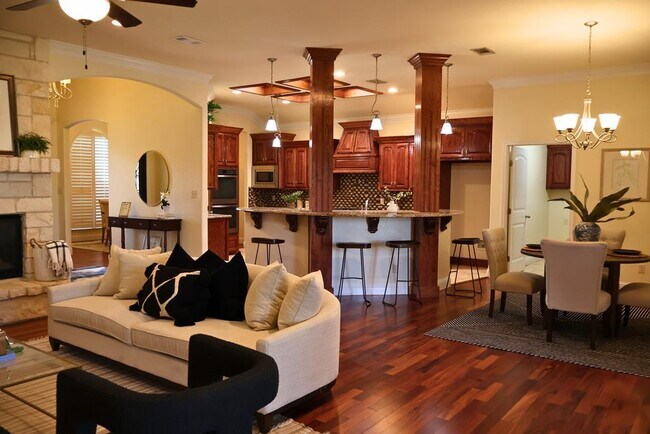 Building Photo - 2801 Savoy Pl