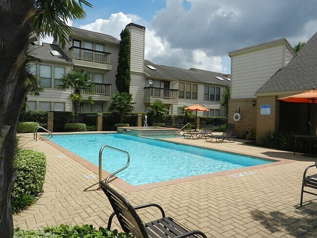 Building Photo - 2277 S Kirkwood Rd