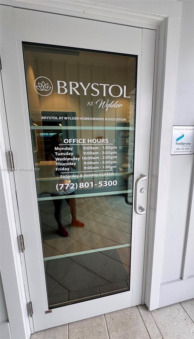 Building Photo - 6712 Cloverdale Ave