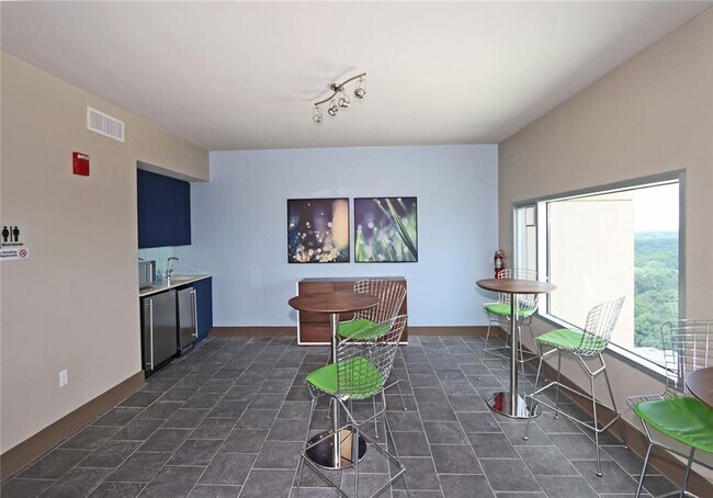 Building Photo - 4561 Olde Perimeter Way