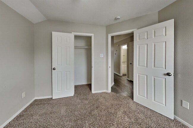 Building Photo - 2331 Trotter Dr