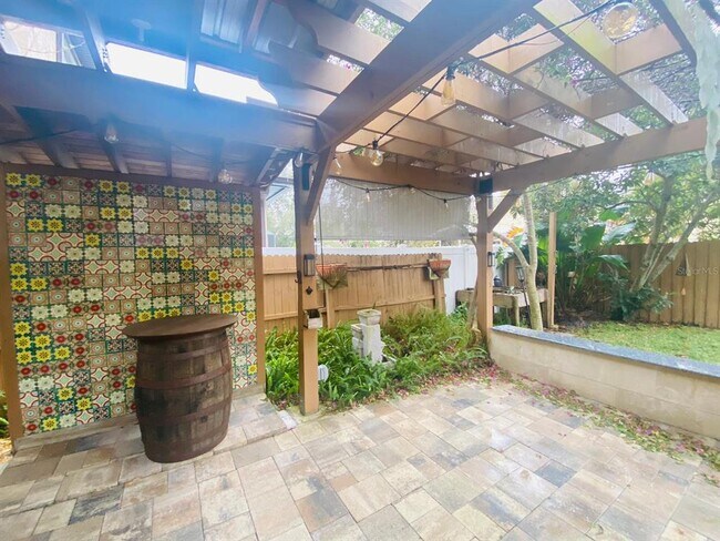 Building Photo - 3838 Regents Way