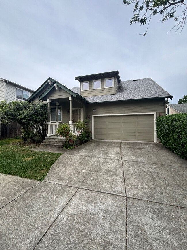 Building Photo - 3 Bedroom 2.5 Bathroom Single Family Home located in Northwest Santa Rosa