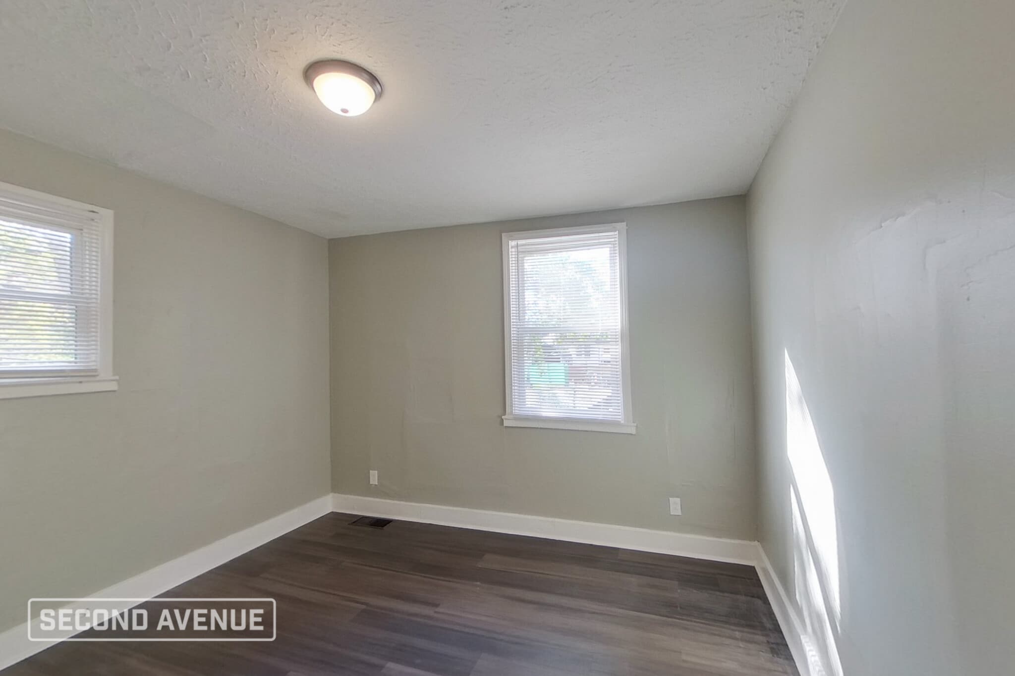 Building Photo - 2114 Greenwood Ave