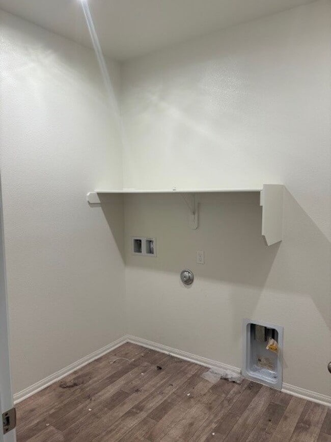 Building Photo - 3 Bedroom + Office, 2 Bath Home with Solar...