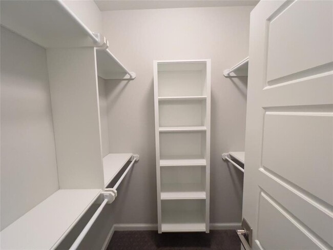 Building Photo - 424 Seville Dr