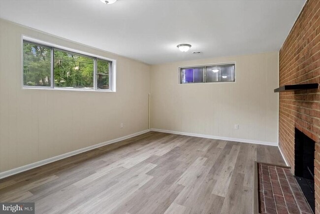 Building Photo - 901 Kenbrook Dr