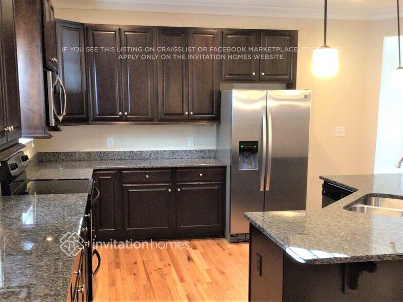 Building Photo - 14051 Old Vermillion Dr