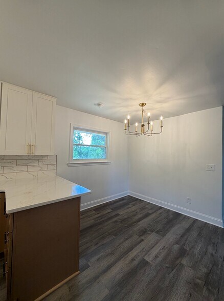Building Photo - 7754 Vista Hills Dr