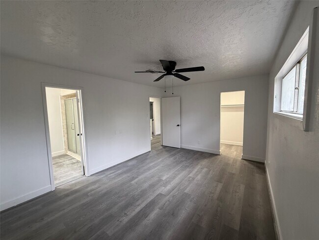 Building Photo - 1111 Caspian Ln