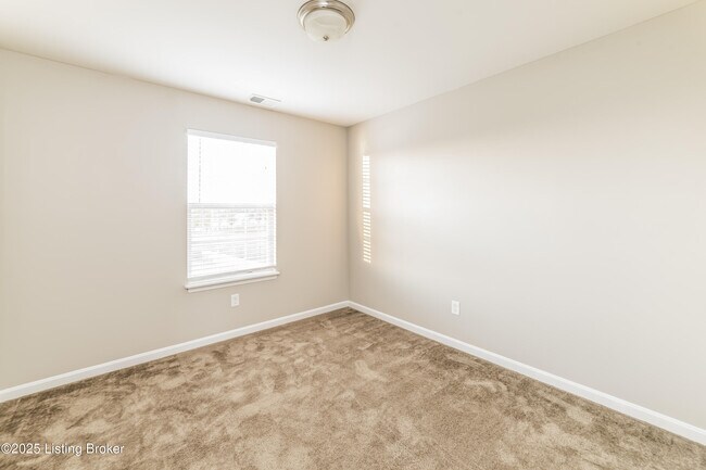 Building Photo - 228 Bald Eagles Cir