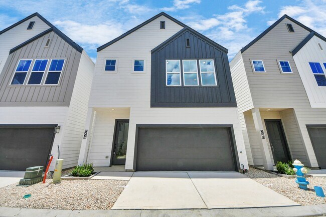 Building Photo - 6519 Old Olive Tree Dr
