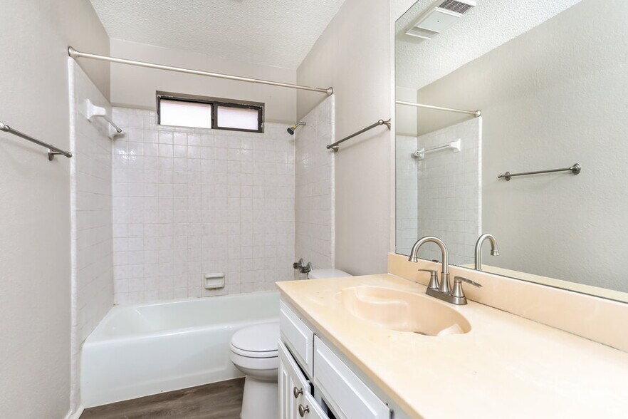 Building Photo - 7456 Cross Ridge Cir