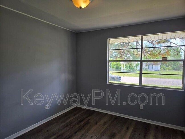 Building Photo - 2675 Teakwood Dr