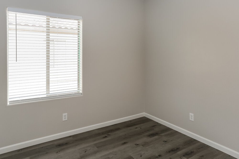 Building Photo - 11722 W Lincoln St