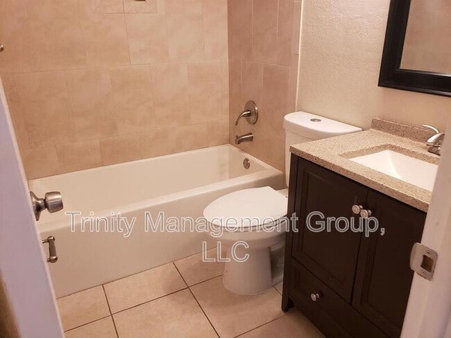 Building Photo - 5205 Drift Tide Dr