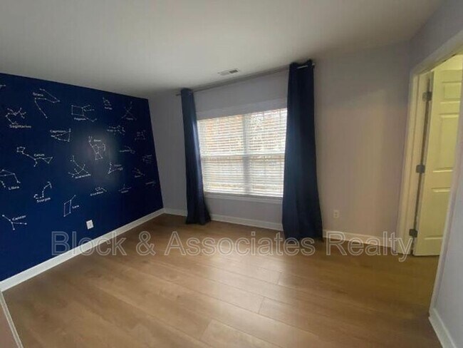 Building Photo - 2916 Chatelaine Pl