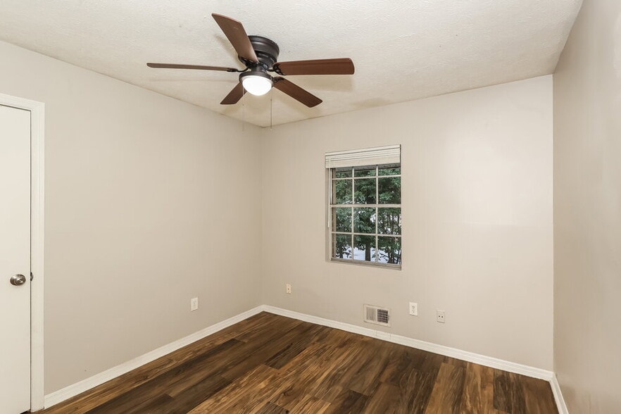Building Photo - 4522 Doral Dr SW