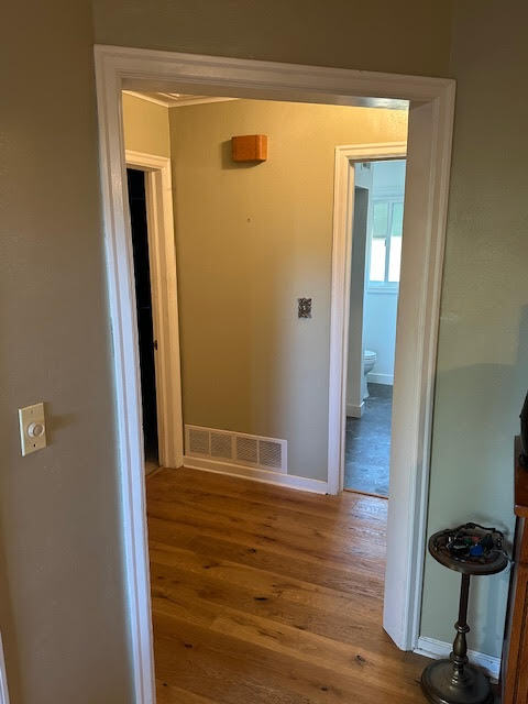 Entry from ding room to bedrooms 1, 2, Main Bath - 16715 SE Evergreen Ln