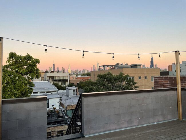 Skyline Views - 1085 N Marshfield Ave