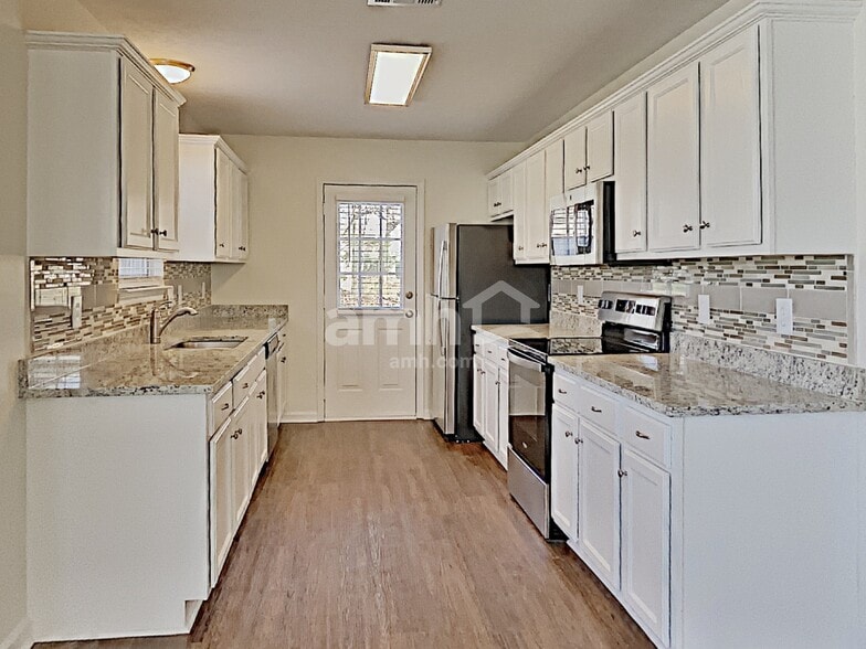 Building Photo - 626 Mable Dr