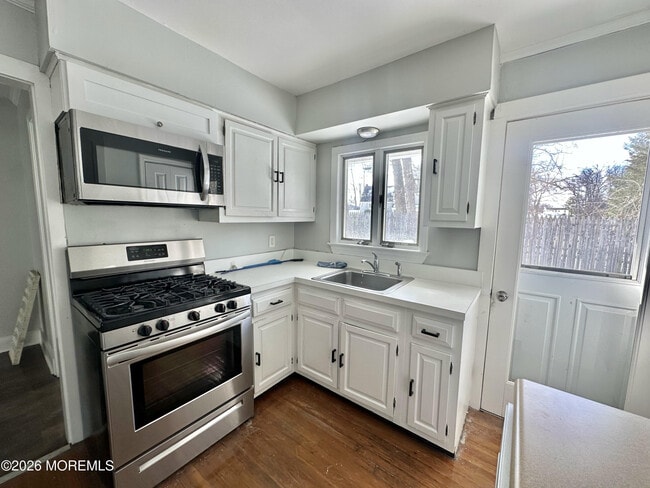 Building Photo - 80 Larkin Pl