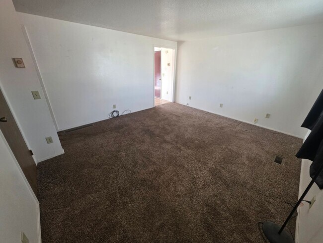 Building Photo - Duplex