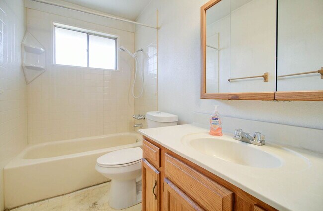 Building Photo - 5323 N 19th Ave