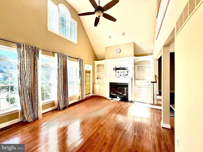 Building Photo - 8 Collins Mill Ct