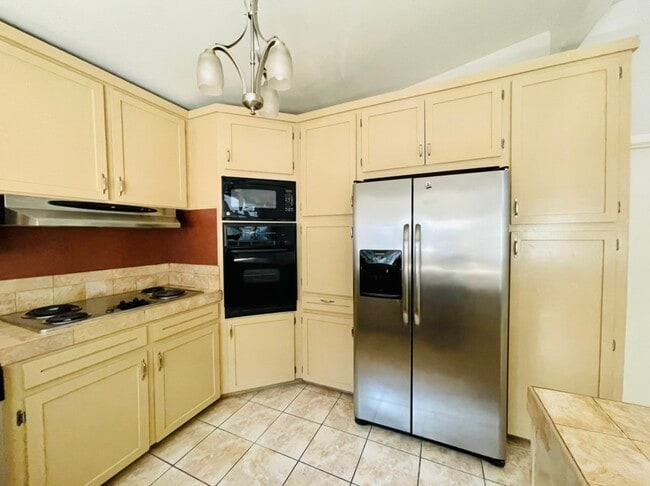 Building Photo - 4733 Merwin St