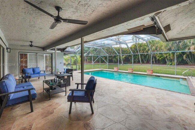 Building Photo - 6975 Bianchini Cir