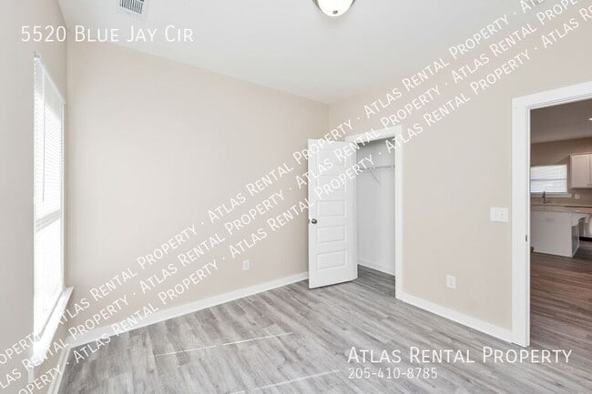 Building Photo - 5520 Blue Jay Cir