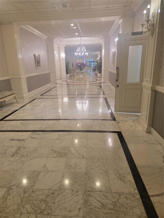 Building Photo - 3800 S Ocean Dr