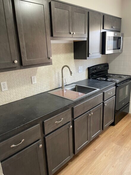 Building Photo - 1285 Mehlview Ct