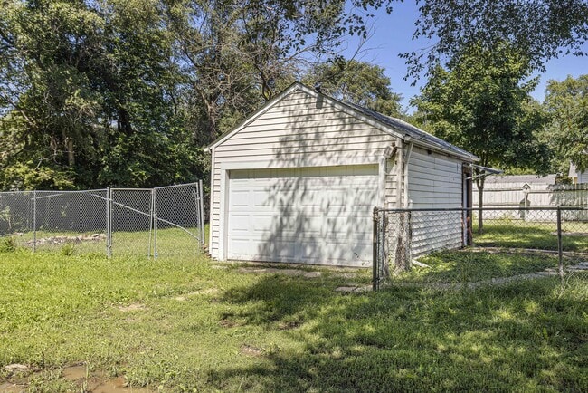 Building Photo - 3037 9th St