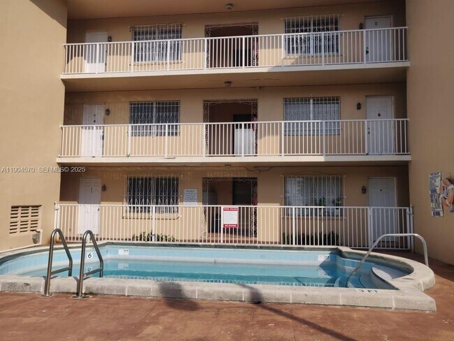 Building Photo - 2300 SW 3rd Ave