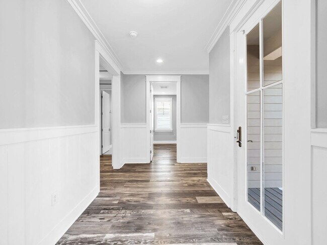 Building Photo - 741 Breakers Street