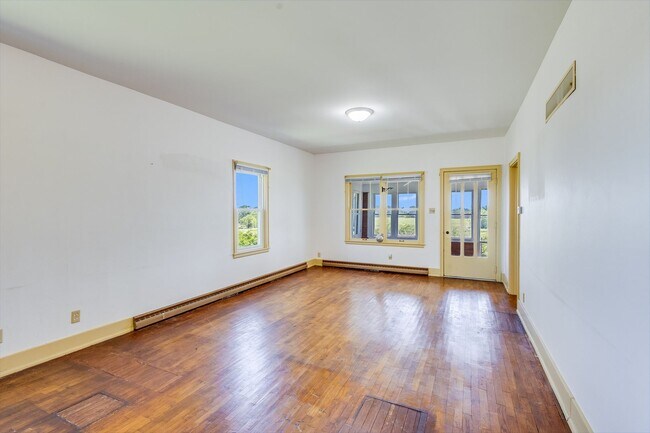 Building Photo - Charming 2 Bedroom, 1 Bathroom Rural Home for Rent