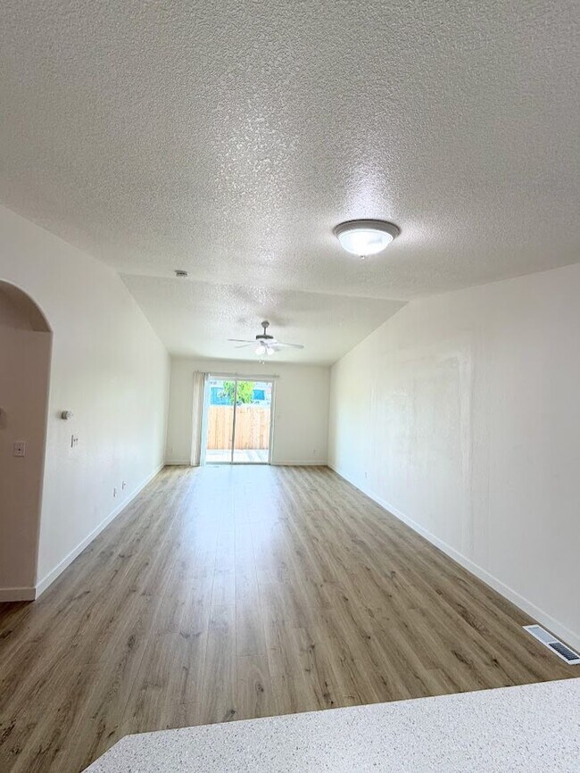 Building Photo - Fontana Duplexes