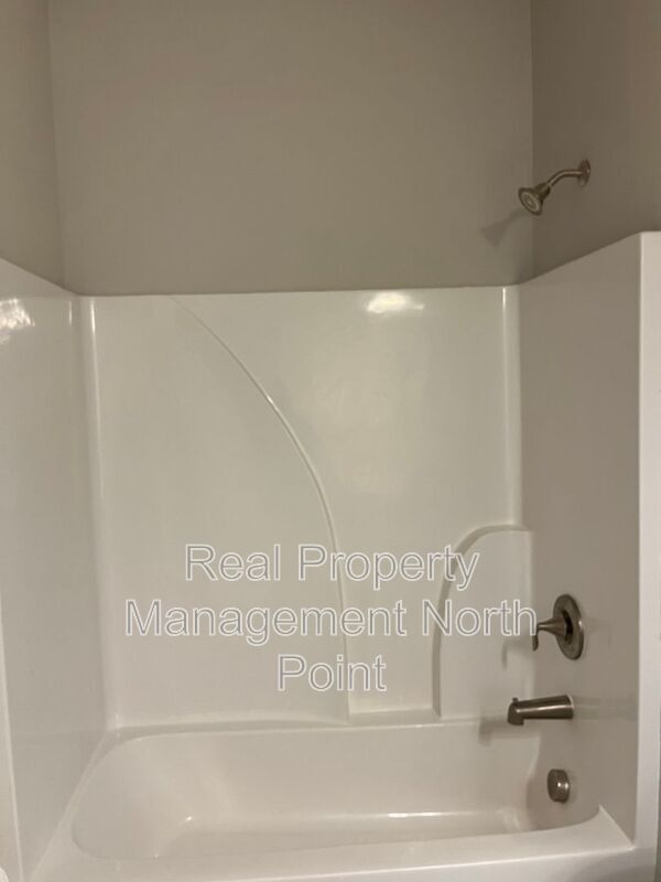Building Photo - 184 Gray Trl