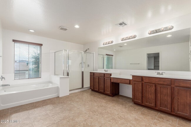 Building Photo - 20932 Vía de Arboles